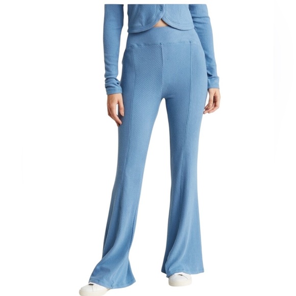Area Stars NWT Pull On Ribbed Bell Flare Athleisure Pant in Blue Size Small - Picture 2 of 14